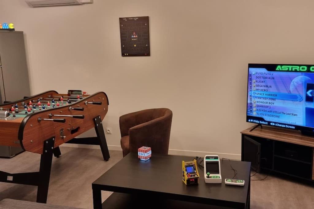 Belle Maison Climatisee Renovee Pac-Man Entre Collegues, Amis, Famille - Barbecue - Netflix - Prime - Baby Foot 50Cts Saint-Seurin-sur-l'Isle エクステリア 写真