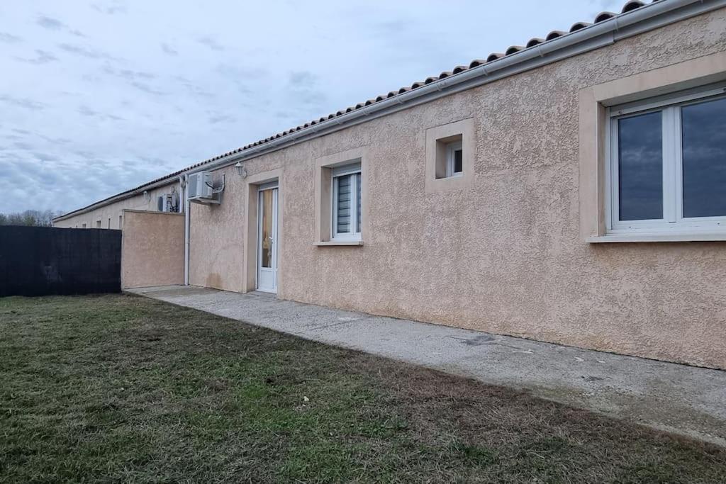 Belle Maison Climatisee Renovee Pac-Man Entre Collegues, Amis, Famille - Barbecue - Netflix - Prime - Baby Foot 50Cts Saint-Seurin-sur-l'Isle エクステリア 写真