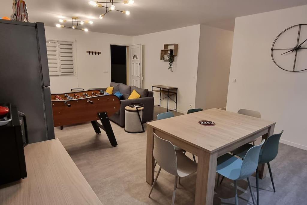 Belle Maison Climatisee Renovee Pac-Man Entre Collegues, Amis, Famille - Barbecue - Netflix - Prime - Baby Foot 50Cts Saint-Seurin-sur-l'Isle エクステリア 写真