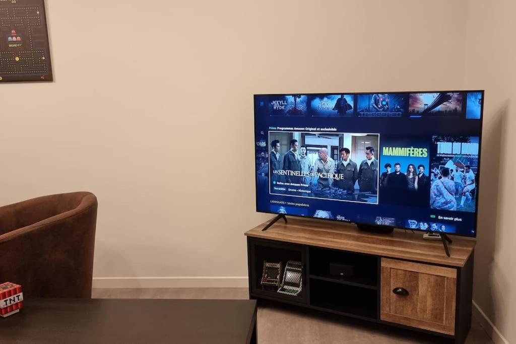 Belle Maison Climatisee Renovee Pac-Man Entre Collegues, Amis, Famille - Barbecue - Netflix - Prime - Baby Foot 50Cts Saint-Seurin-sur-l'Isle エクステリア 写真
