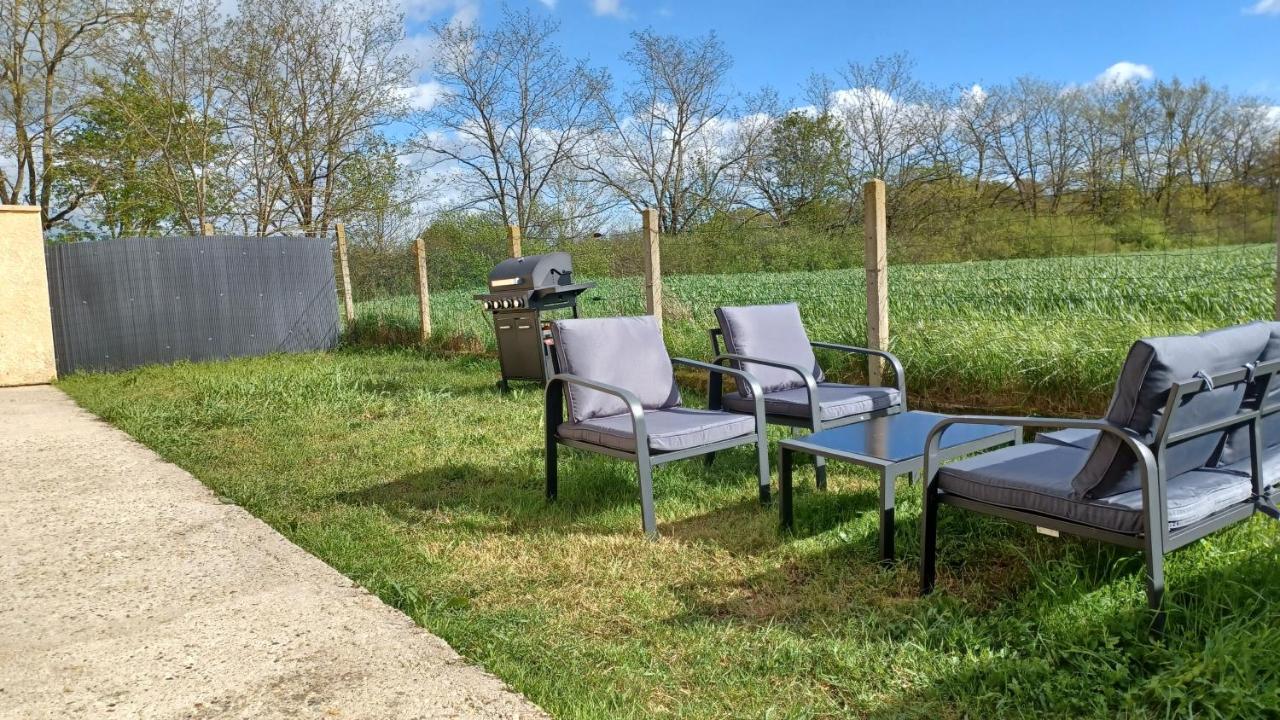 Belle Maison Climatisee Renovee Pac-Man Entre Collegues, Amis, Famille - Barbecue - Netflix - Prime - Baby Foot 50Cts Saint-Seurin-sur-l'Isle エクステリア 写真